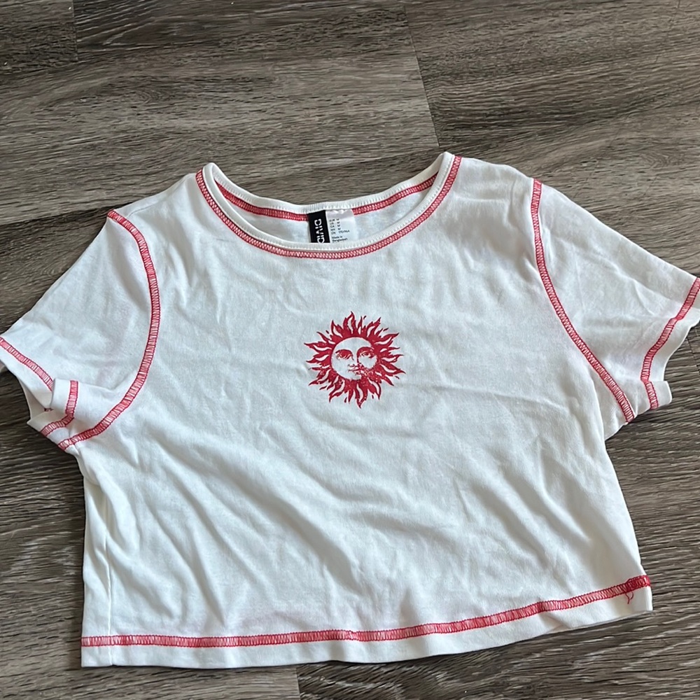 Baby tee with red sun